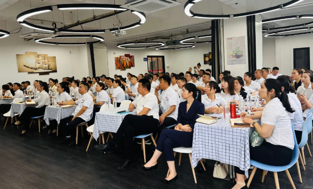 “食”刻守護，安全相伴！華逸府食品安全及營養(yǎng)健康知識專項培訓